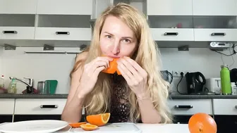 Mouth training with an orange with Irina Kovych | Body workout with pleasure at home | #2