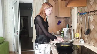 Cooking eggs in a transparent long sleeve #3