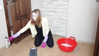 Effortless Floor Sparkle: Watch Her Masterful Cleaning Routine! #2