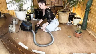 Vacuum cleaner against bugs: who will win? #2