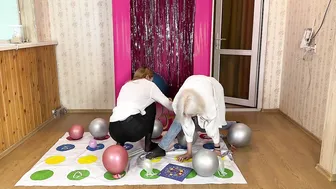 TWISTER Balloons challenge with my friend #2