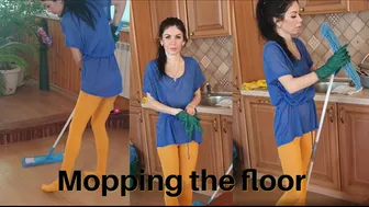 Mopping the floor in a blue t-shirt and yellow tights | my cleaning routine | SUPPORT UKRAINE