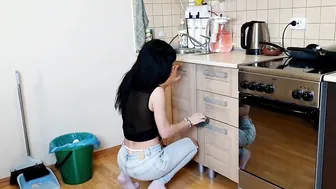 Tatto girl washing dishes #5