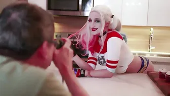 Baking with Harley Quinn Cosplay Behind The Scenes I HOLLY WOLF #2