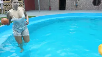 Swimming Basketball in the pool - Part 6 #2