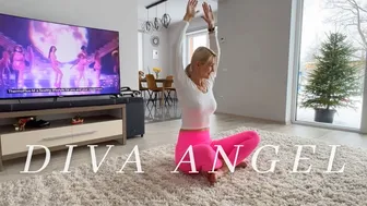 I woke up smiling again this morning and I’m blaming it on you. @DivaAngelLife #yoga #stretching