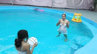 Swimming volleyball in the pool - Part 3 #4