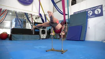 SHORT CLIPS: playing with HAND BALANCING CANES #3