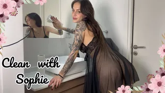 Bathroom Mirror Cleaning With Sophie | Quiet Reflections & Soft Care | 4K