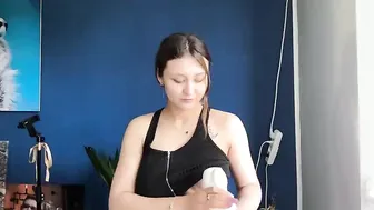 [4K] Veola’s Guide to Breastfeeding: Expressing Tips & Breast Pump Techniques #4