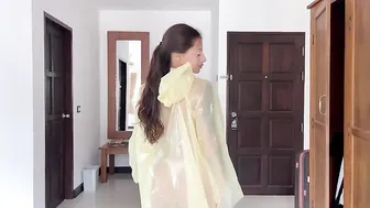 [4K USA] Yellow Raincoat Outfit Try-On #4