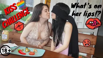 beautiful Girls kissing to guess food challenge ❤️???? || kissing challange ????