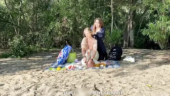 Unbelievable incident while having a picnic! #4