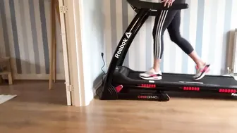 Reviewing and Demonstrating The Reebok GT40S Treadmill - Workout Time! #4