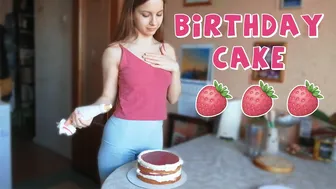 How to Make Birthday Cake With Strawberry