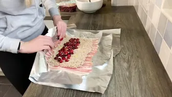 How to Make Stuffing - A Festive Stuffing Roll #5