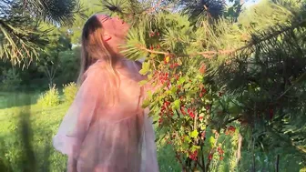 [4K]♥️♥️TRY ON HAUL, eating berries in the garden in a transparent dress #5