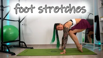 SHORT CLIPS: stretching in a skirt - top-of-foot stretches