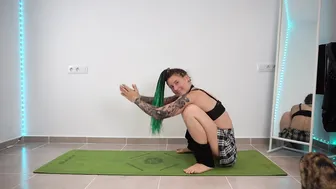 SHORT CLIPS: yoga in a skirt - hip mobility #3 #3