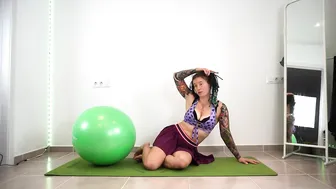 strong CORE and better POSTURE with STABILITY BALL // ENGLISH #4