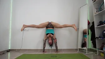 SHORT CLIPS: handstand-abs with a wall #5