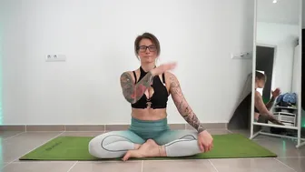 SHORT CLIPS: eagle pose arms #2