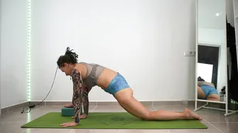 SHORT CLIPS: leg stretch with yoga block #4