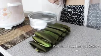 How to make suman traditional Filipino snacks( malagkit in banana leaves) by Kaye Torres #4