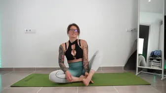 SHORT CLIPS: more leg stretches #4