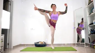 SHORT CLIPS: leg flexibility & balance // yoga art #3