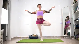 SHORT CLIPS: leg flexibility & balance // yoga art #4