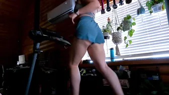 Running in BOOTY SHORTS #2