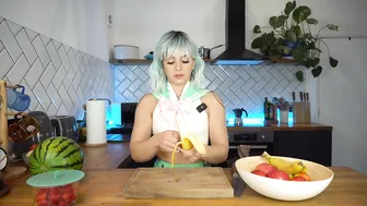 OF Girl teaches You How To Eat Someones "FRUIT" #3