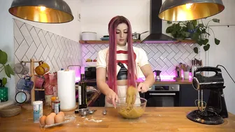 COOKING "mama" IN COSPLAY (WHAT COULD GO WRONG!) #4