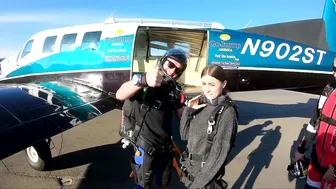 MY FIRST TIME SKYDIVING! *Crazy #2