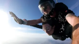 MY FIRST TIME SKYDIVING! *Crazy #5