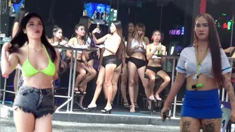 PATTAYA STREET SCENES, Another Day in paradise