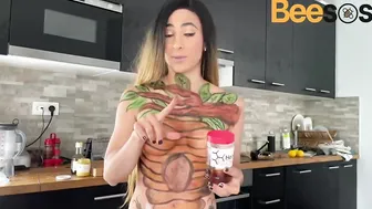 How To Make Salmon Salad With Honey & Garlic / Cómo Hacer Ensalada Salmón Con Miel & Ajo BodyPaint #2