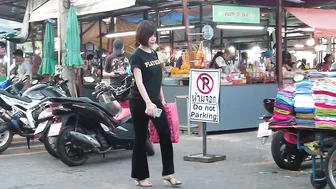 Pattaya Soi Buakhao Scenes,so many pretty ladies #5