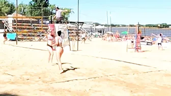 Beach volley jump serving #3