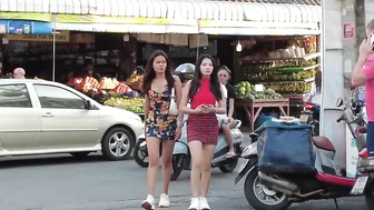 Pattaya Soi Buakhao Scenes Many Pretty Ladies Today 25 dec #2