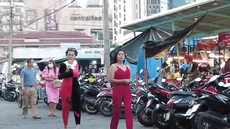 Pattaya Soi Buakhao Scenes Many Pretty Ladies Today 25 dec #3