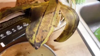 Banana in the Refrigerator: Will it Keep Longer? Can you eat it? #5